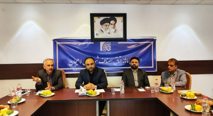 سرپرست اداره صمت لاهیجان : آرامش تشکل های صنفی، لازمه رونق کسب و کار لاهیجان است/ ساماندهی ۱۴۰۰ پروانه صنفی منقضی شده لاهیجان در اولویت است
