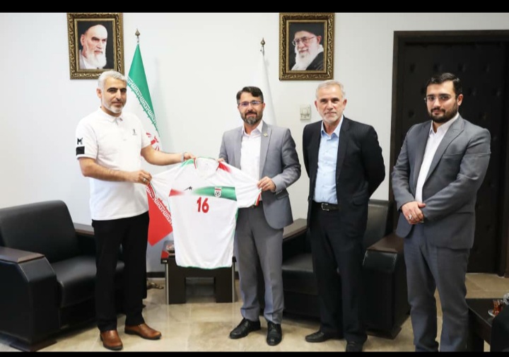 دیدار رئیس کمیته فوتبال ساحلی فدراسیون با سرپرست منطقه آزاد انزلی