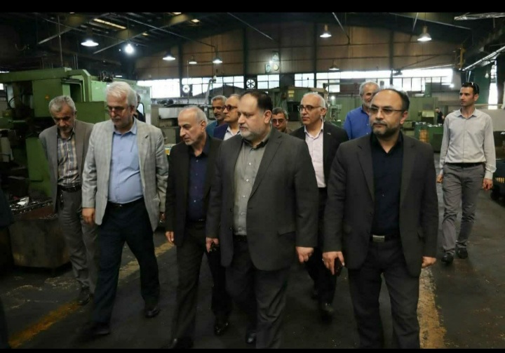 علیرغم وجود مشکلات، تولید کنندگان یک قدم به عقب ننشسته اند/۷۴ واحد صنعتی شاخص و صادرات محور در لاهیجان فعالیت دارند