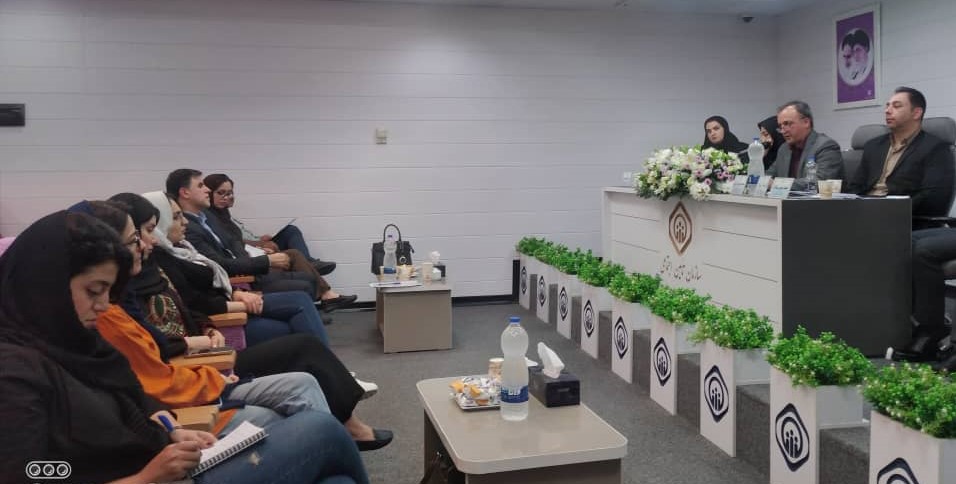 دوره آموزشی آشنایی با قوانین تامین اجتماعی و تکالیف و حقوق متقابل برای کارفرمایان بندرانزلی برگزار گردید