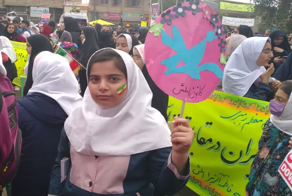 کانونی‌ها در آیین‌های یوم‌الله ۱۳ آبان استان گیلان نقش‌آفرین‌شدند