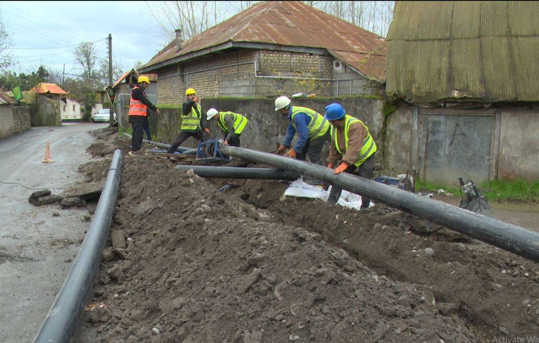 در راستای اجرای طرح جهاد آبرسانی ؛ اجرای بیش از ۵۰۰ کیلومتر خط انتقال و شبکه توزیع آب شرب در شهرستان رشت