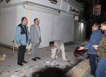 با تاکید شهردار رشت در راستای رفاه حال شهروندان وکسبه؛ عملیات اصلاح کفپوش بازار بزرگ رشت به صورت شبانه انجام می شود