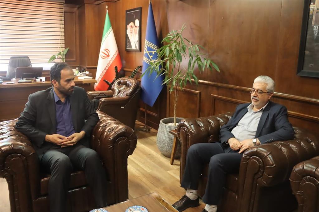 پیرامون استانداردسازی جایگاه های سوخت سی ان جی رشت مدیر شرکت ملی پخش فرآورده های نفتی گیلان با شهردار دیدار کرد