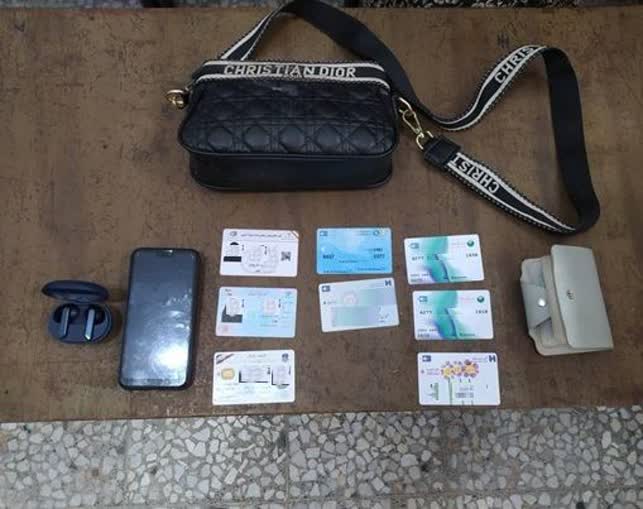 بازگرداندن كيف گمشده به صاحبش توسط پلیس لاهيجان
