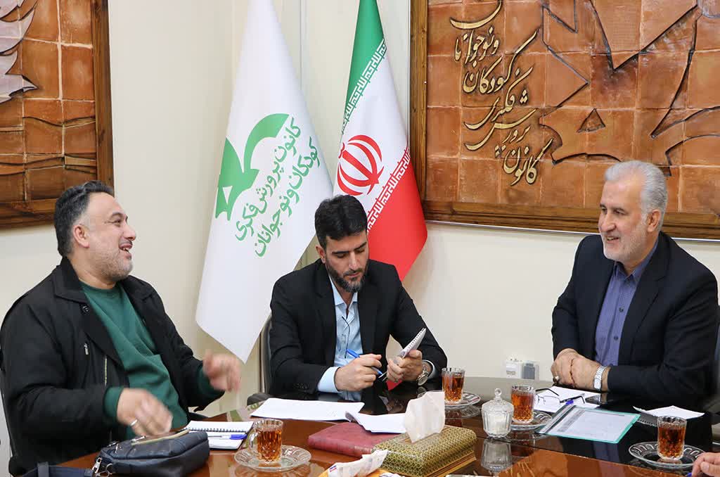 با محوریت سرود و هنر‌های نمایشی برگزارشد؛ نشست هماهنگی و برنامه‌ریزی جشنواره‌های استانی کانون گیلان