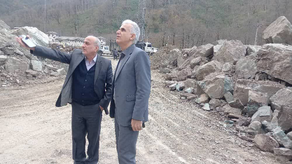 مدیر کل صمت گیلان در بازدید از معادن آستارا:  صدور ۸۹ فقره مجوز برداشت مصالح معدنی در گیلان/تامین مصالح خط آهن آستارا -رشت در اولویت است