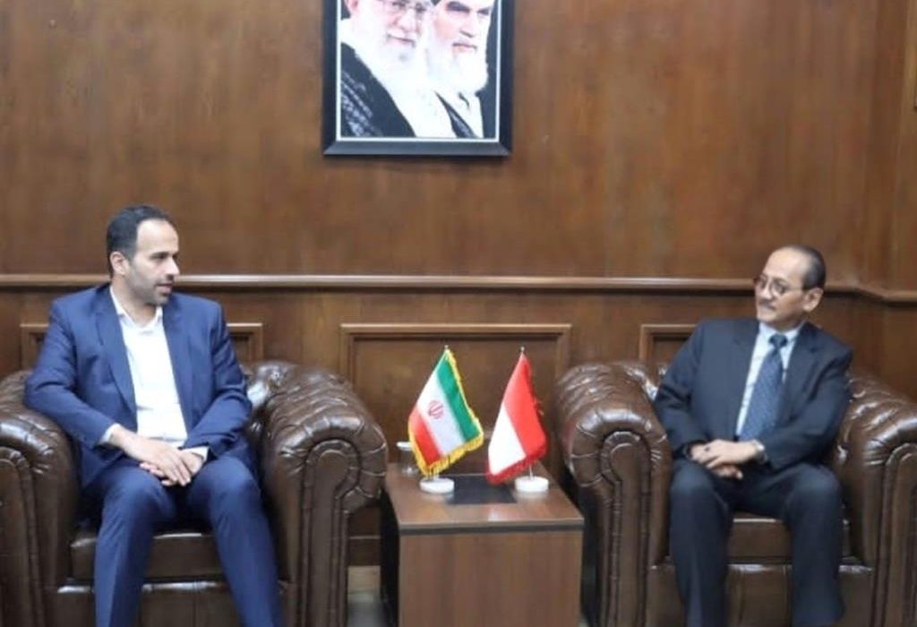 در دیدار سفیر اندونزی با شهردار رشت مطرح شد فعال شدن دیپلماسی شهری، راهبردی برای تامین منافع اقتصادی رشت است