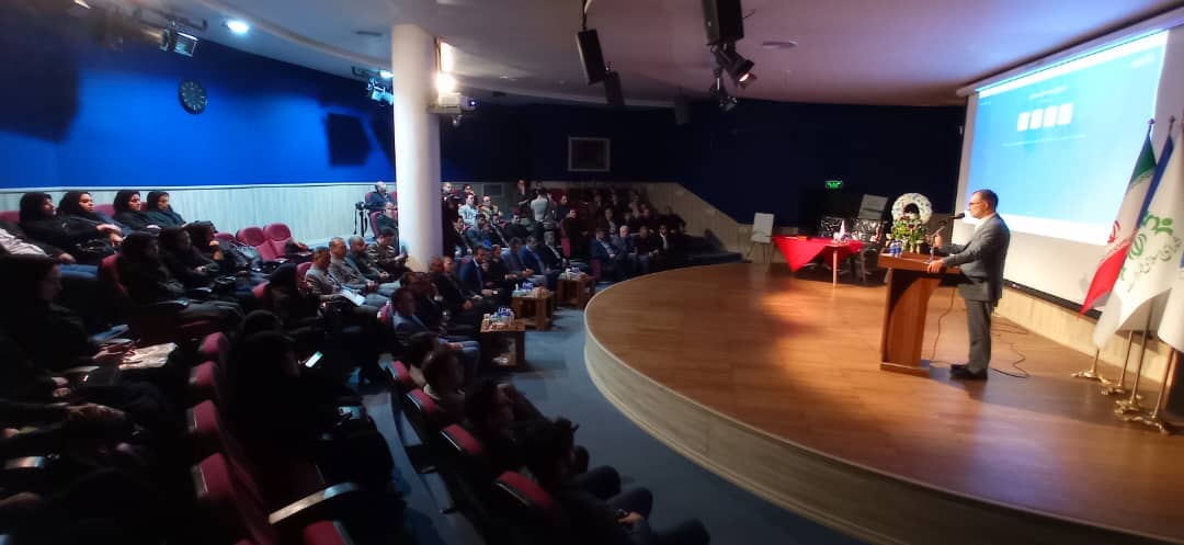 رئیس شورای شهر رشت در مراسم رونمایی از پنجره واحد خدمات الکترونیک شهرداری رشت : الکترونیکی کردن خدمات شهرداری رشت خواسته اعضای شورا / شهردار رشت به دنبال کارهای تبلیغاتی نیست/ انجام کلیه فعالیت های شهرداری رشت به صورت الکترونیکی