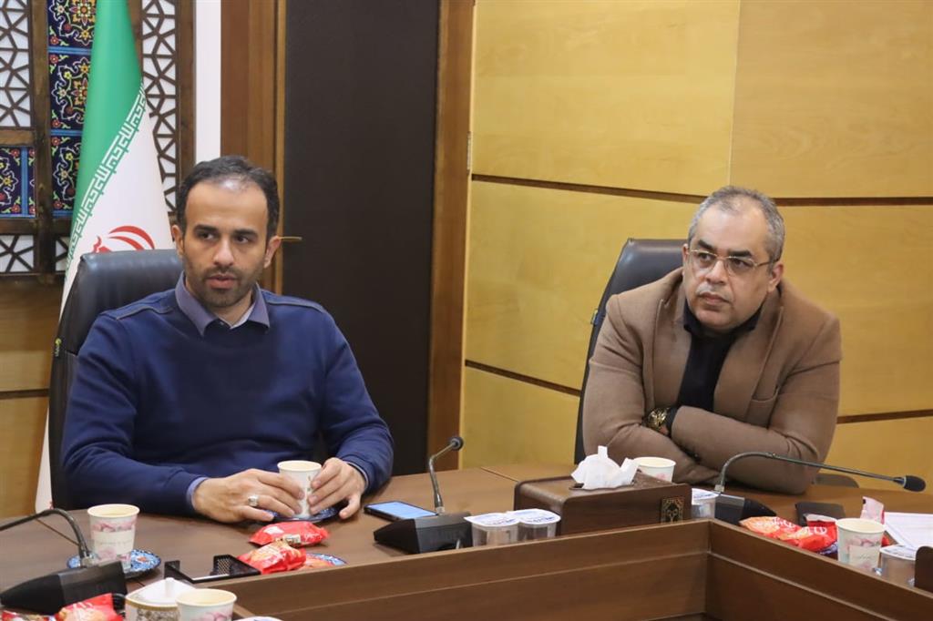 در راستای ارتقای کیفیت ارائه خدمات شهری به شهروندان؛ جلسه برنامه ریزی عقد قرارداد تنظیف معابر و جمع آوری پسماند شهری به ریاست شهردار رشت برگزار شد