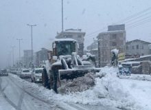به دنبال بارش برف سنگین در رشت ؛ انجام خدمات رسانی یک هزار نیرو با بیش از یکصد ماشین آلات شهرداری برای تردد شهروندان