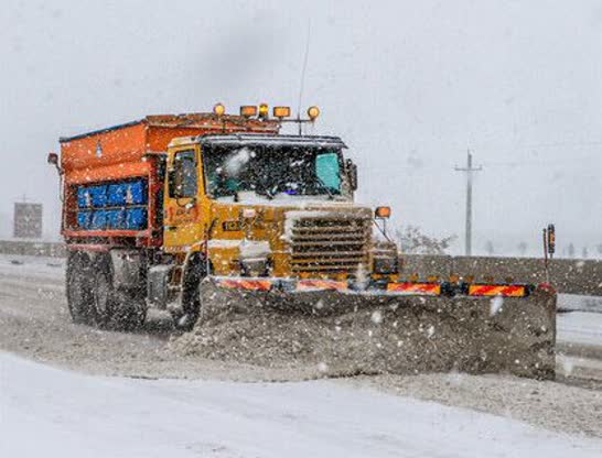 مدیرکل راهداری گیلان خبر داد: بارش برف در ۶ محور کوهستانی گیلان/ راه ها باز است