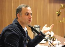 مسعود عباس نژاد عضو شورای شهر رشت : اخبار ناگواری از معاونت عمرانی شهرداری رشت به گوش می رسد/ ورود دستگاه های نظارتی به قراردادهای مالی معاونت عمرانی شهرداری رشت / انتقاد از عملکرد شهردار منطقه پنج رشت