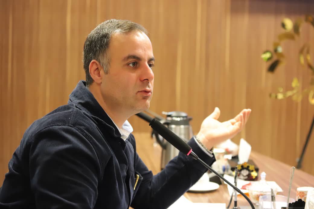 مسعود عباس نژاد عضو شورای شهر رشت : اخبار ناگواری از معاونت عمرانی شهرداری رشت به گوش می رسد/ ورود دستگاه های نظارتی به قراردادهای مالی معاونت عمرانی شهرداری رشت / انتقاد از عملکرد شهردار منطقه پنج رشت