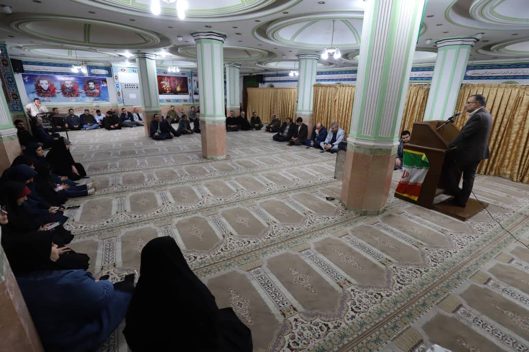 رئیس شورای شهر رشت در نشست پایان سال با پرسنل شورا مطرح کرد: عملکرد خوب شورا و شهرداری رشت در سال ۱۴۰۲/اجازه نمی دهم افراد با استفاده از موقعیت و جایگاه به زیر دستان خود ظلم کنند/ کار و خدمت اولویت شورا