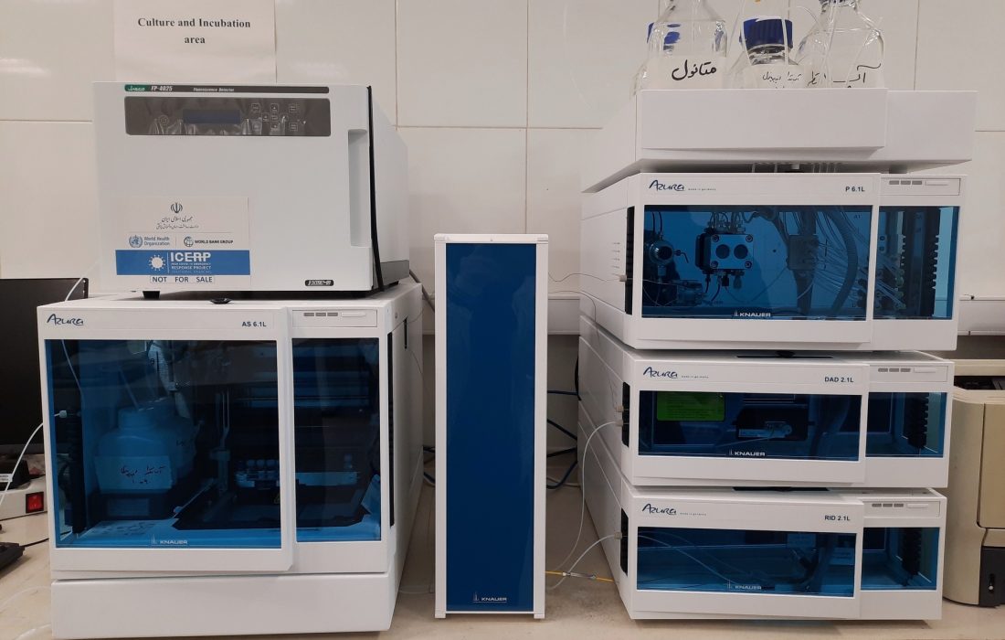 از سوی سازمان بهداشت جهانی؛ تجهیزات آزمایشگاهی به آزمایشگاه معاونت غذا و دارو دانشگاه اهدا شد