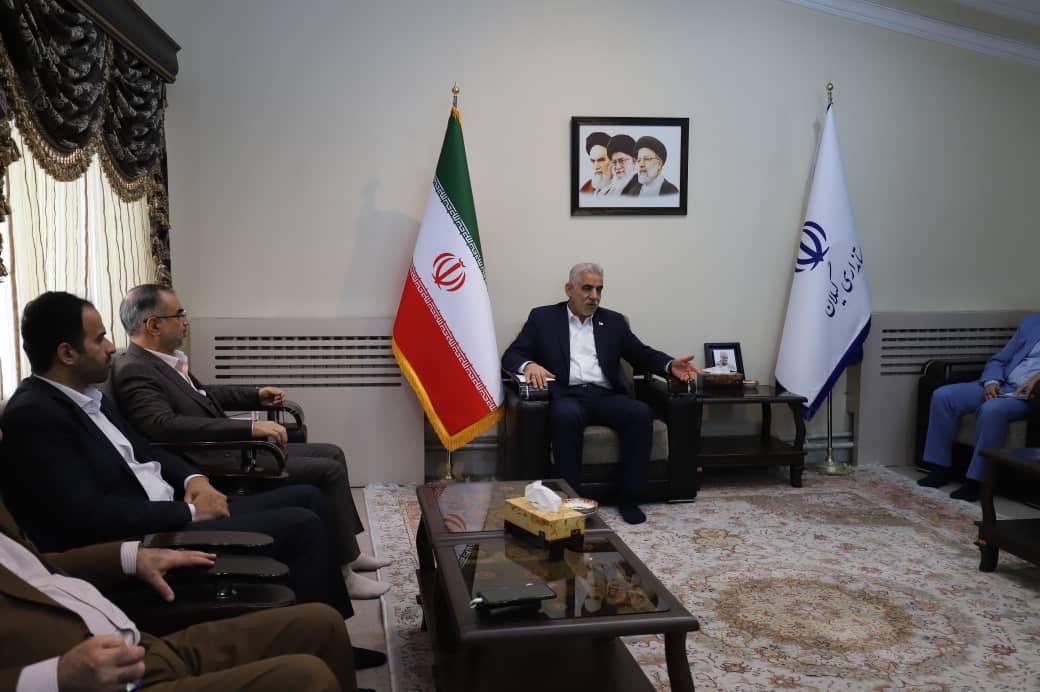 رئیس شورای شهر رشت در دیدار نوروزی با استاندار گیلان: دغدغه های سراوان هنوز برطرف نشده است/ حمایت و همراهی استاندار گیلان در اجرای پروژه طرح میثاق و لندفیل سراوان /برگزاری مناقصه جدید پیرامون تصفیه خانه شیرابه لندفیل سراوان