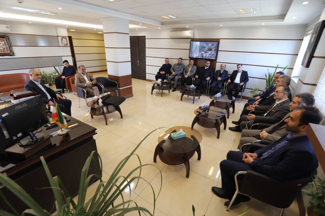 رئیس شورای اسلامی شهر رشت در دیدار با دادستان مرکز استان : برخی بر علیه مدیریت شهری رشت سنگ اندازی می کنند/ تحرکاتی با هدف کاهش اختیارات شوراها/ خلا قانونی منجر به افزایش تخلفات در حوزه ساخت و ساز/ با قدرت حاکمیتی دستگاه قضا موانع پیش روی اجرای پروژه ها برداشته می شود