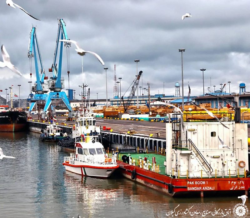 حجم تجارت از گمرکات استان گیلان در سال ۱۴۰۲