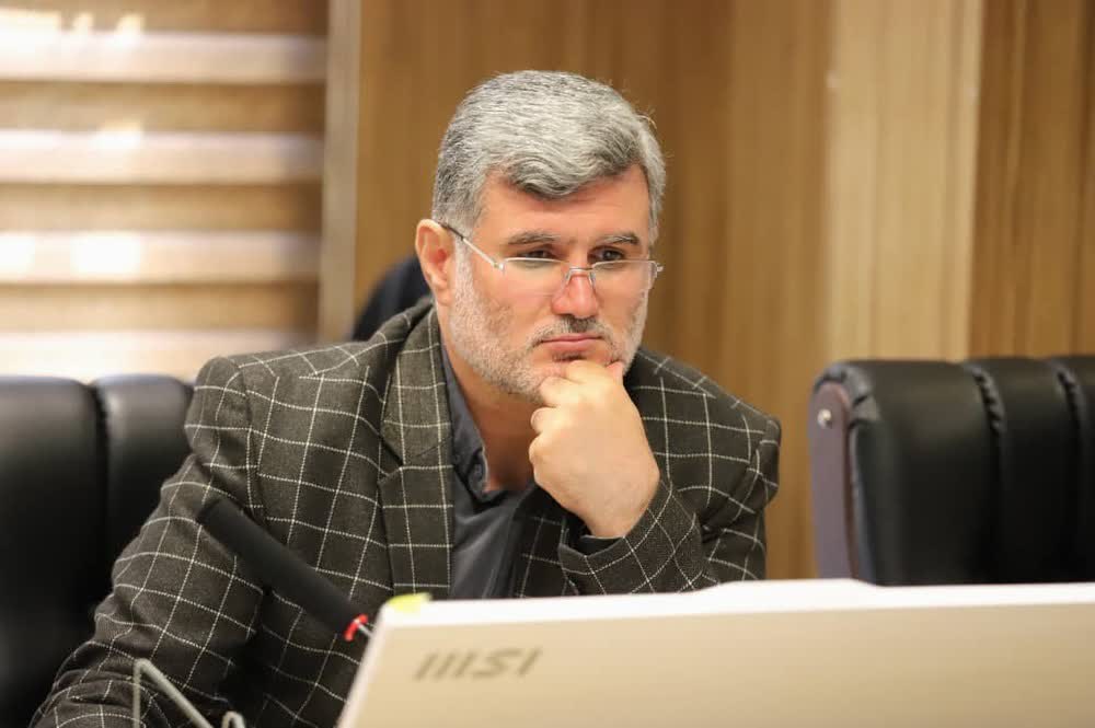 عزیزی : لزوم توجه ویژه به رفع سد معبر به عنوان مطالبه عمومی شهروندان