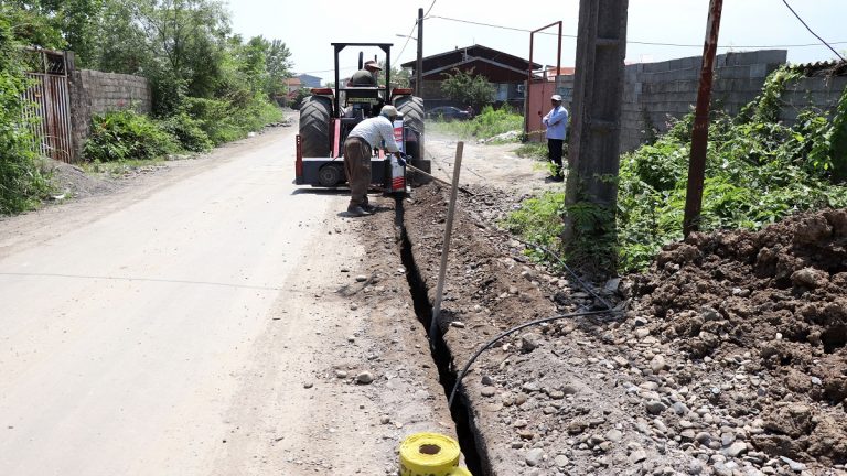 آغاز اجرای پروژه فیبرنوری محله فخب شهر رشت