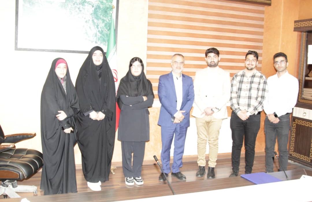 به مناسبت روز شوراها انجام گرفت؛  دیدار و تقدیر جمعی از دبیران کانون های فرهنگی دانشجویی دانشگاه آزاد اسلامی از رئیس شورای شهر رشت