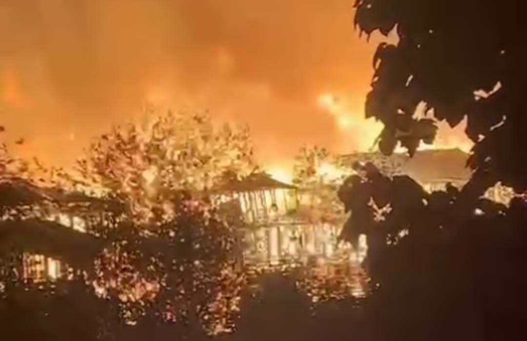 امدادرسانی مرکز اورژانس گیلان در پی حریق گسترده شهرک امامزاده ابراهیم