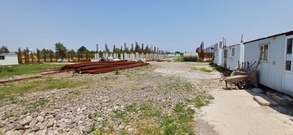 متوقف شدن ساخت پروژه احداث ۵۰۰ واحدی مسکن ملی سپیدرود رشت ” در مرحله فونداسیون ! / زمان تحویل مشخص نیست ! / مدیر کل ستاد اجرایی فرمان حضرت امام استان پاسخگو نشد