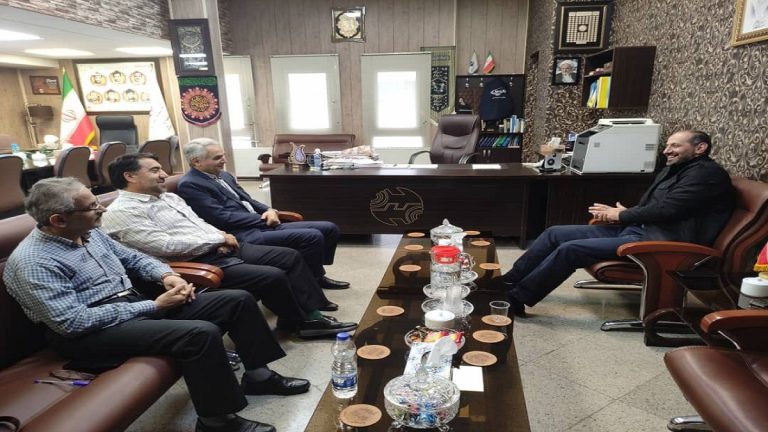 دیدار نماینده مردم شهرستان آستارا در مجلس شورای اسلامی با مدیر مخابرات منطقه گیلان