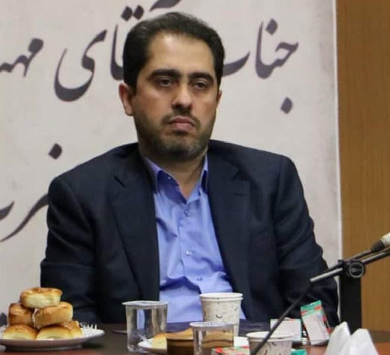 شهردار بندر انزلی : برخی از دستگاه های خدمات رسان درانجام وظایف ذاتی خود قصور میکنند و با مدیریت شهری تعامل خوبی ندارند