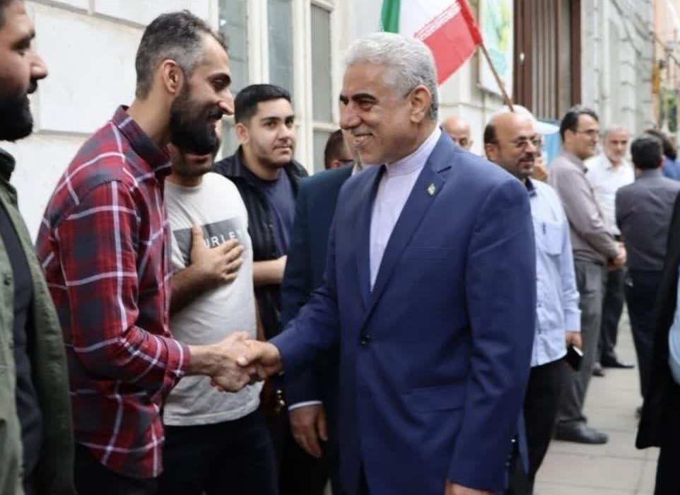 استاندار گیلان از حضور پرشور مردم در انتخابات قدردانی کرد دکتر عباسی: افزایش مشارکت گیلانیان در انتخابات لبیک به ندای رهبری بود