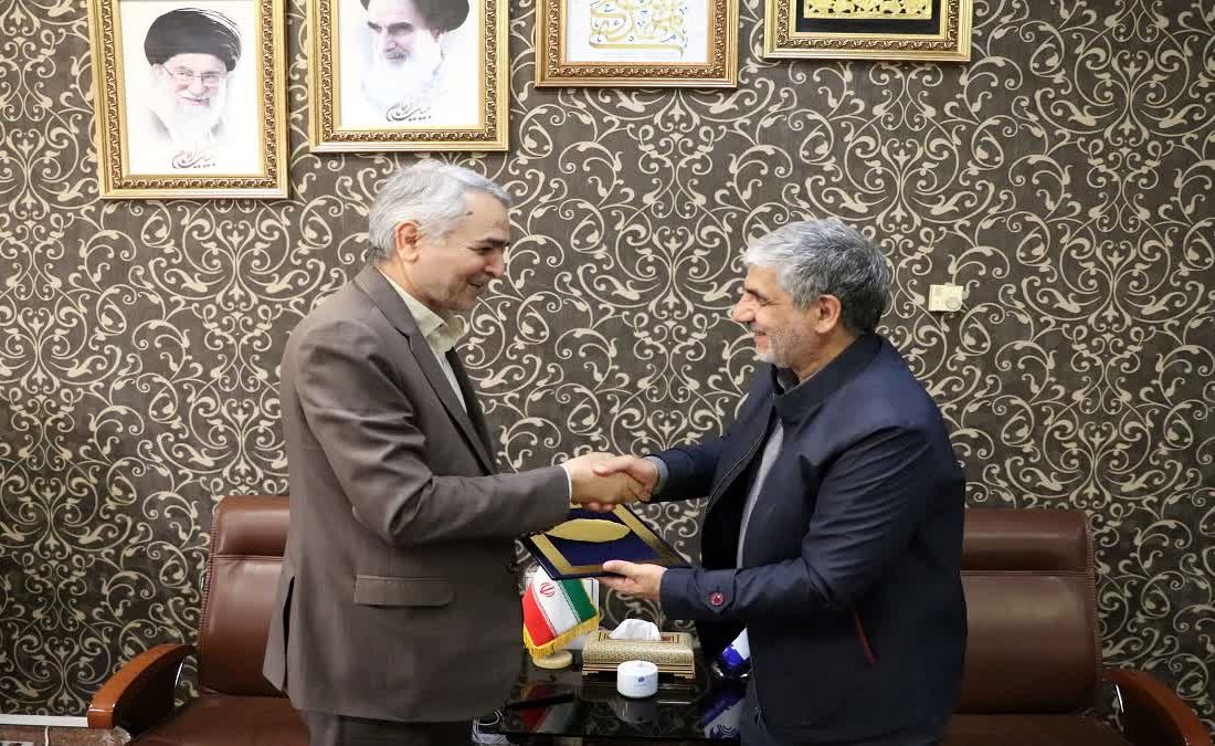 تجلیل سرپرست دفتر نظارت و بازرسی انتخابات شورای نگهبان استان از مدیر مخابرات منطقه گیلان در امر انتخابات