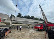 با گذشت ۸ ماه از آغاز پروژه؛  پیشرفت فیزیکی تقاطع غیرهمسطح نیروی دریایی رشت با نصب مرحله جدید تیرگذاری به ۶۵ درصد رسید