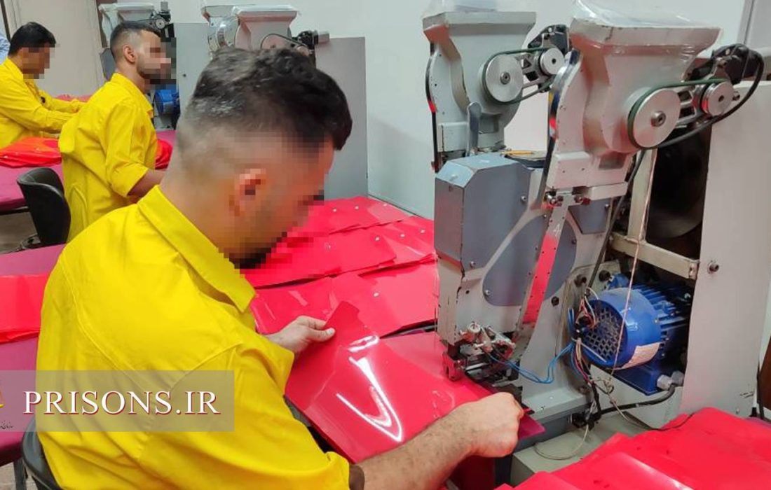 توسعه اشتغال صنعت‌محور در زندان‌ها | کارگاه نوشت‌افزار زندان لاهیجان به بهره‌برداری رسید