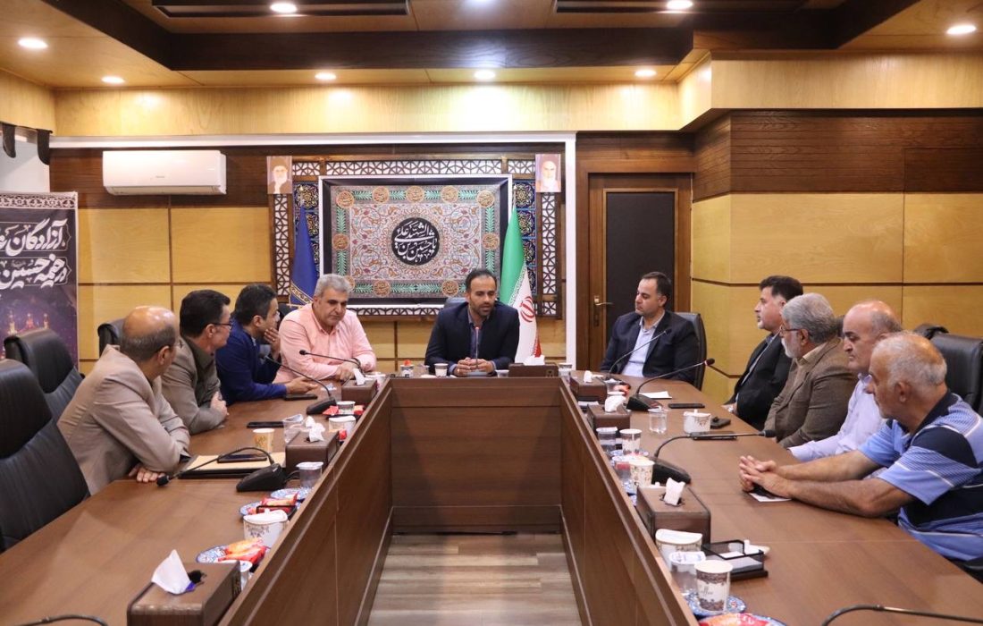 برگزاری جلسه هم اندیشی معتمدین خطوط تاکسیرانی با اعضای شورای اسلامی و شهردار رشت