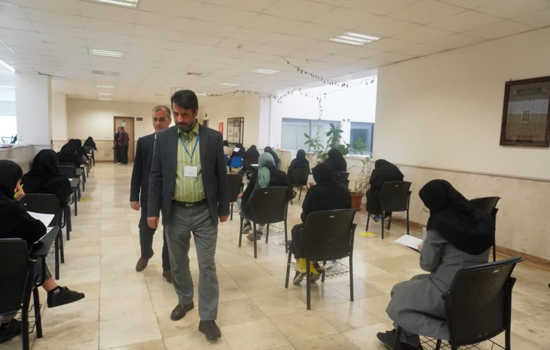 بازدید سرپرست اداره کل امور مالیاتی گیلان از روند برگزاری هشتمین آزمون عضویت در جامعه مشاوران رسمی مالیاتی گیلان