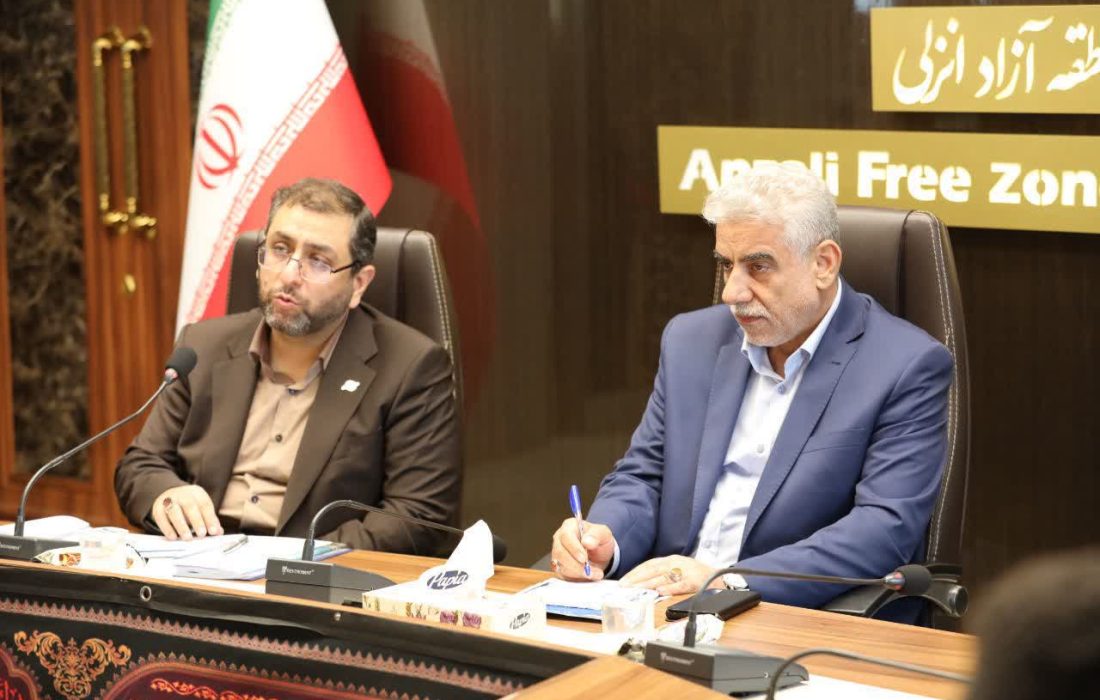 سیاهکارزاده در جلسه افتتاح پروژه‌های هفته دولت با حضور استاندار گیلان:صادرات تولیدکنندگان منطقه با رشد ۲۵ درصدی به ۱۱ میلیون دلار رسیده/ افزایش محدوده منطقه آزاد انزلی به نفع استان و منافع ملی است