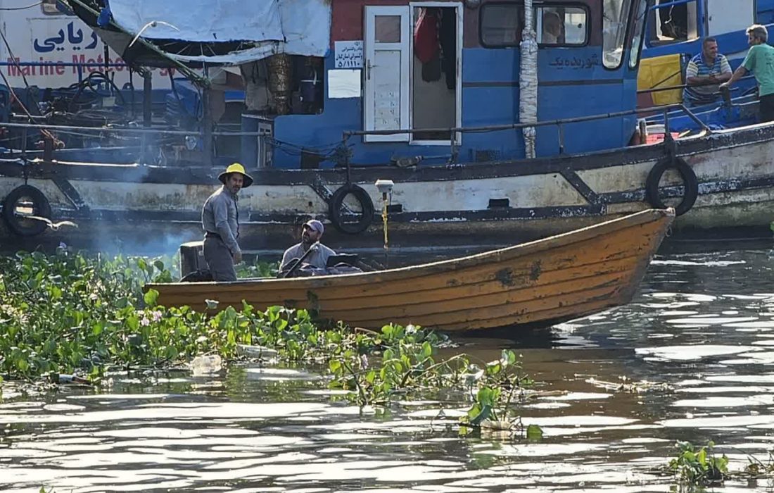آغاز عملیات لایروبی تنها بندر فعال صیادی استان
