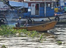 آغاز عملیات لایروبی تنها بندر فعال صیادی استان