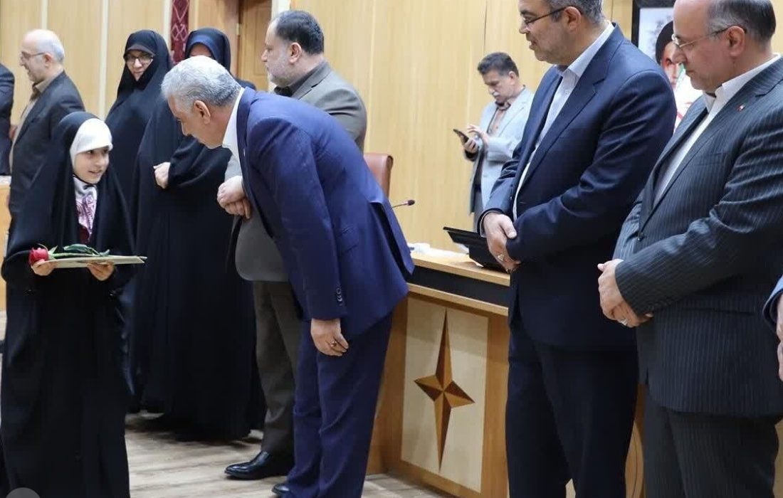 حضور استاندار و مدیرکل بنیاد گیلان دختران شهدای گیلان تجلیل شدند