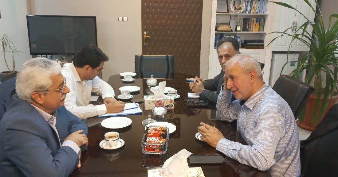 دیدار  کوچکی نژاد نماینده مجلس با مدیر نفت گیلان در راستای توزیع مطلوبتر سوخت