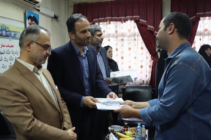 با حضور رئیس شورای اسلامی و شهردار رشت؛ از پرسنل زحمت کش سازمان آرامستان های شهرداری رشت تجلیل شد