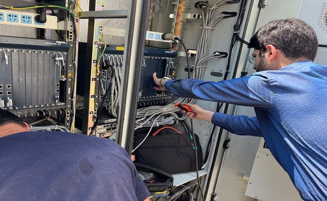 اجرای عملیات پروژه نجما (اینترنت پرسرعت) در خیابان آیت الله رودباری رشت