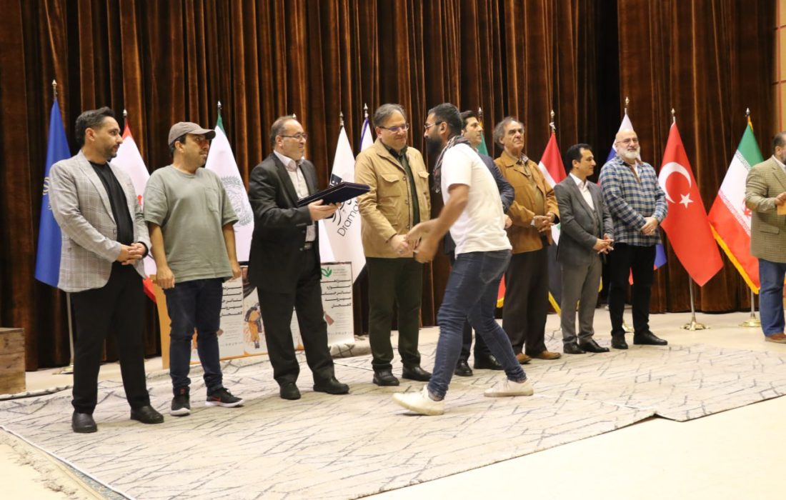 اختتامیه سیزدهمین جشنواره تئاتر خیابانی شهروند لاهیجان برگزار شد