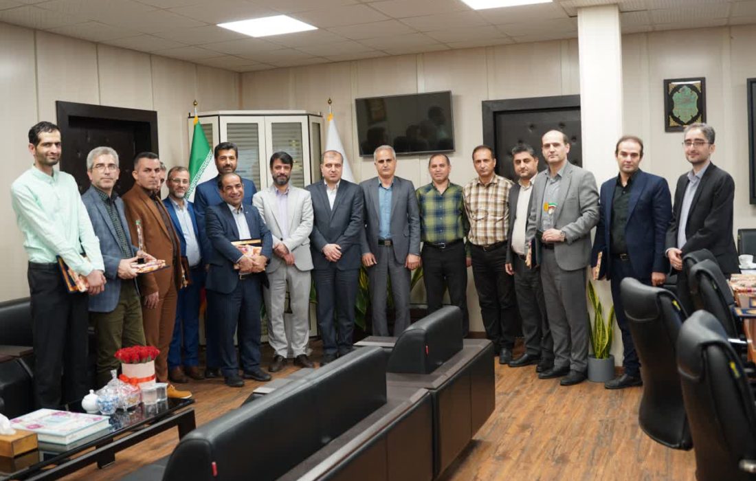 تقدیر از برگزیدگان گیلان در آزمون تعیین سطح مأموران مالیاتی