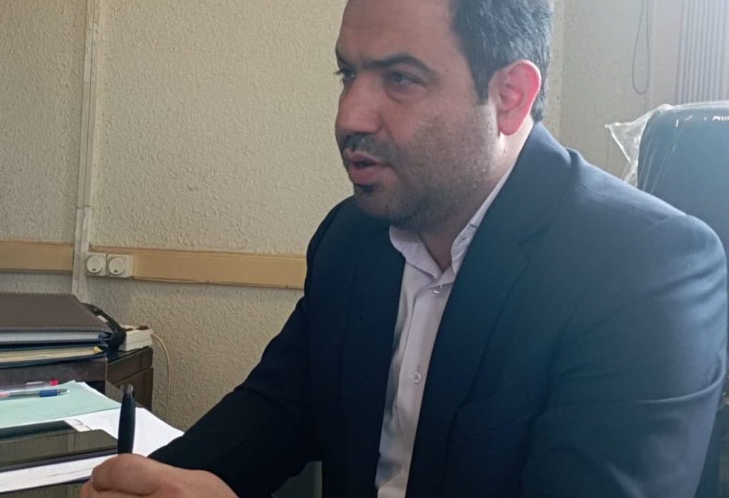 تلاش شهردار جوان سنگر برای معرفی قطب پرورش ماهیان زینتی کشور به گردشگران و فعالان اقتصادی