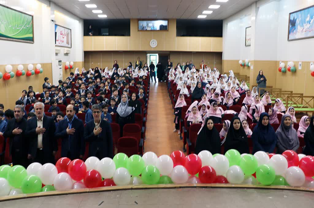 با حضور کودکان و خانواده‌ها؛  جشن کودکانه‌ها به گُل‌نشست