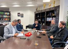 محمد قنبری رئیس هیئت ورزش های جانبازان و توان‌یابان استان با علی مطهری معاون فرهنگی،اجتماعی و گردشگری منطقه آزاد انزلی دیدار کرد