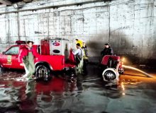 عملیات چندین ساعته حوزه خدمات شهری شهرداری رشت در جهت رفع آبگرفتگی زیرگذر پل رشتیان