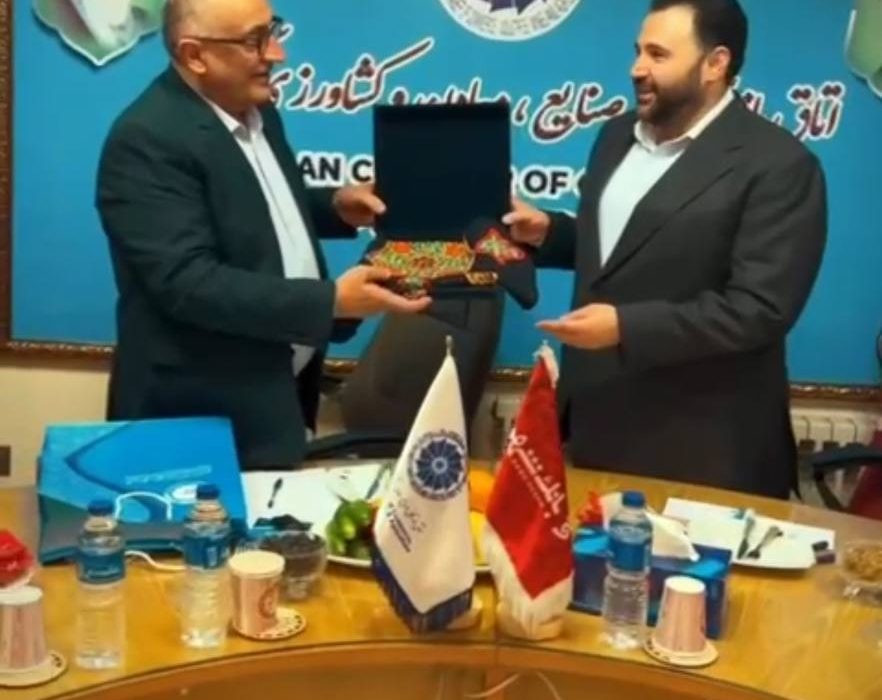 مدیران عالی بانک شهرکشور با رئیس اتاق بازرگانی با جمعی از فعالان اقتصادی دیدار کردند